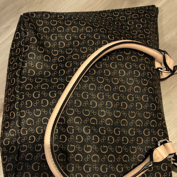 GUESS purse - Picture 2 of 5